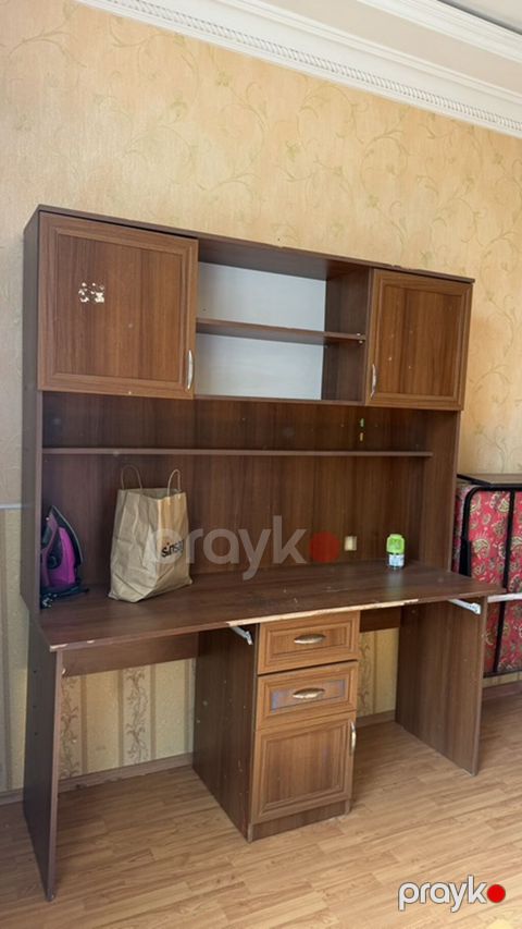 Düz masa, Stulsuz, Polkalı, Siyirməli, Teksturalı laminat — Bakı