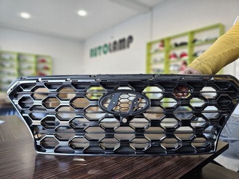 "Hyundai Santa Fe 2019" radiator barmaqlığı — Bakı