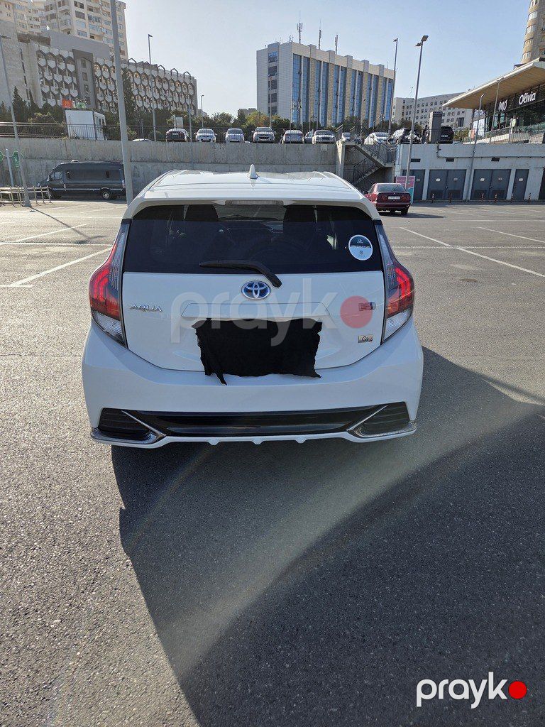 Toyota Aqua, 1.5 L, 0.9 kWh, 2016 il, 87 400 km — Avtomobillər, Bakı (2)