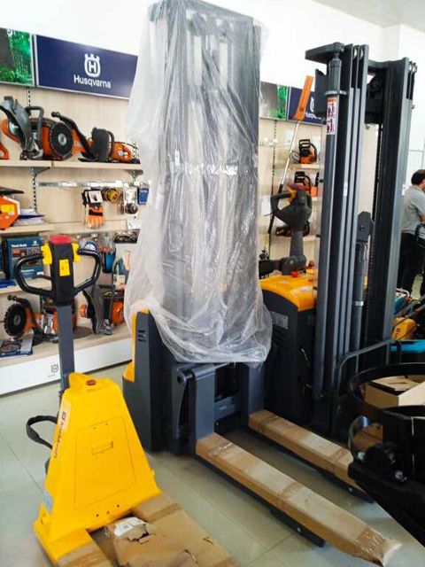 Yukləyici stacker "Hochkraft CDDR15-E/N" — Bakı