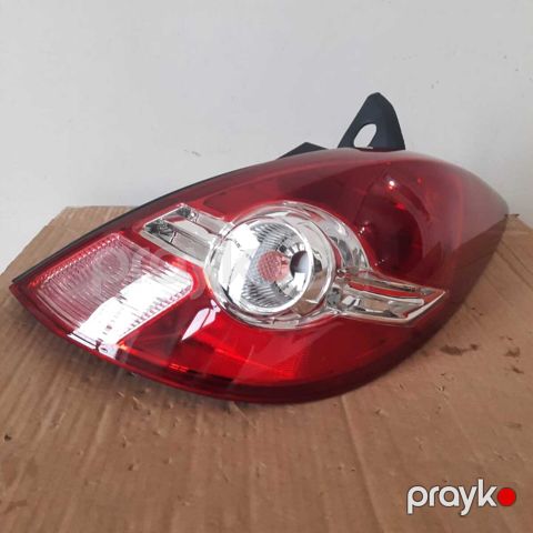 "Nissan Tiida 2009 Hatchback" stop işığı