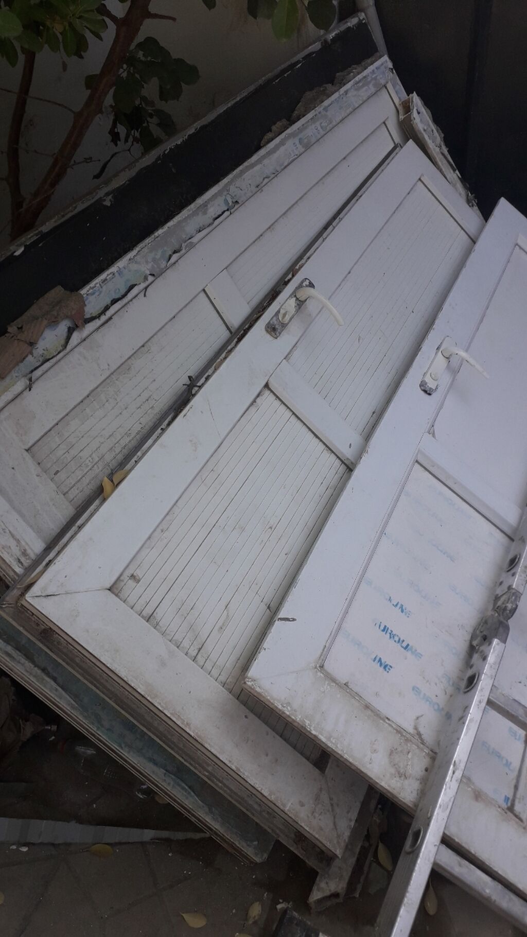 PVC qapı–pəncərə dəsti - Material: ağ rəngli PVC (profil üzərində — Pəncərələr, qapılar, balkonlar, Masazır (3)