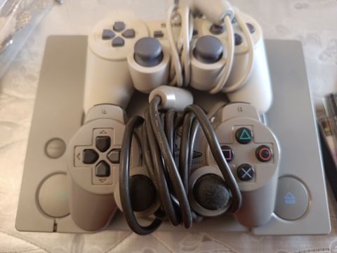 Sony PlayStation1 (PS1, FAT, Avropa) oyun konsolu seti. 6 original — Bakı