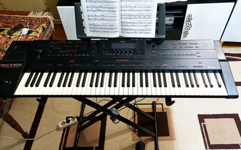 Sintezator Roland G 800 — Bakı
