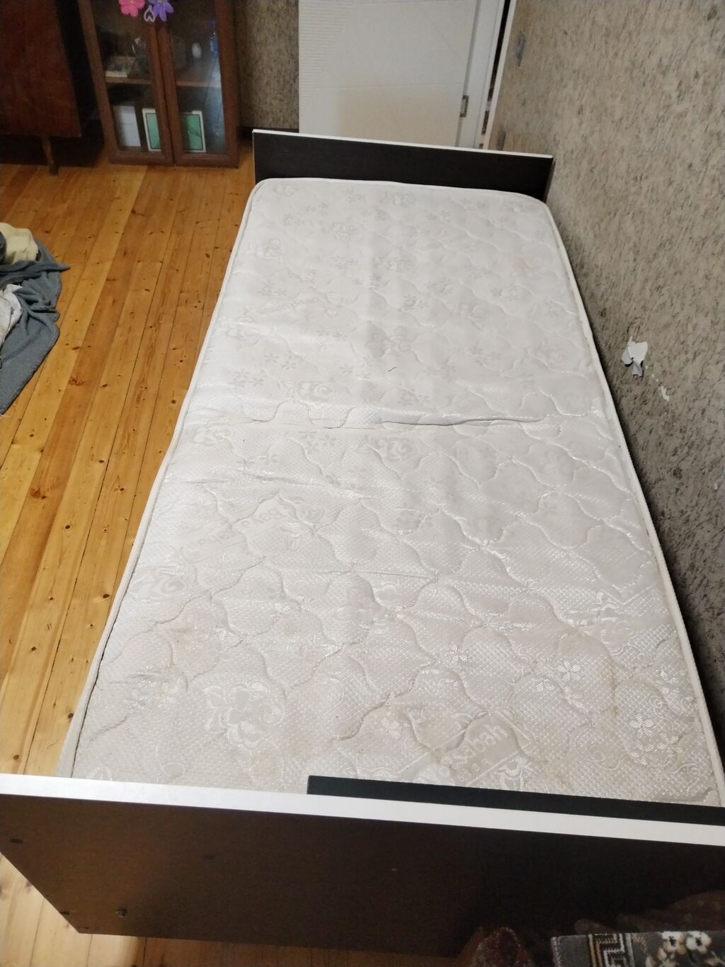 İşlənmiş, Təknəfərlik çarpayı, Bazasız, Matras ilə, Siyirməsiz — Yataqlar, Bakı (5)