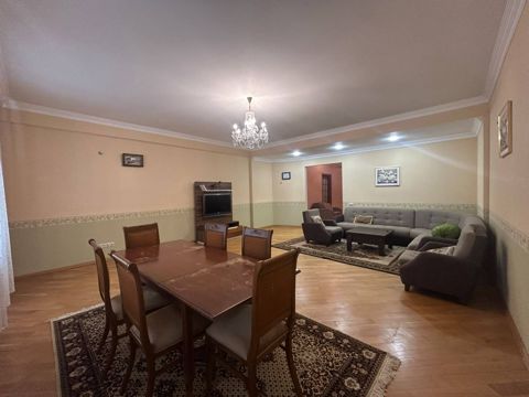 İcarəyə verilir 4 otaqlı yeni tikili 210 m² — Bakı