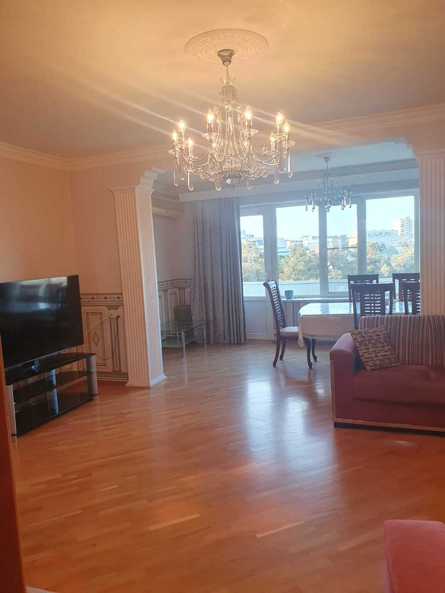 Satılır 5 otaqlı köhnə tikili 120 m² — Mənzil, Bakı (2)