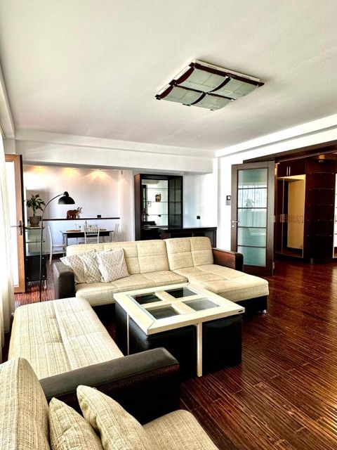 Satılır 3 otaqlı köhnə tikili 125 m² — Bakı