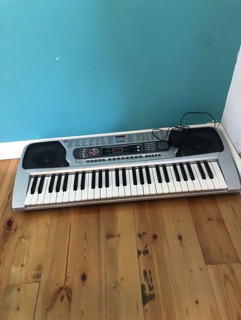 Elektron sintezator/klaviatura - 61 klavişli portativ klaviatura — Digah