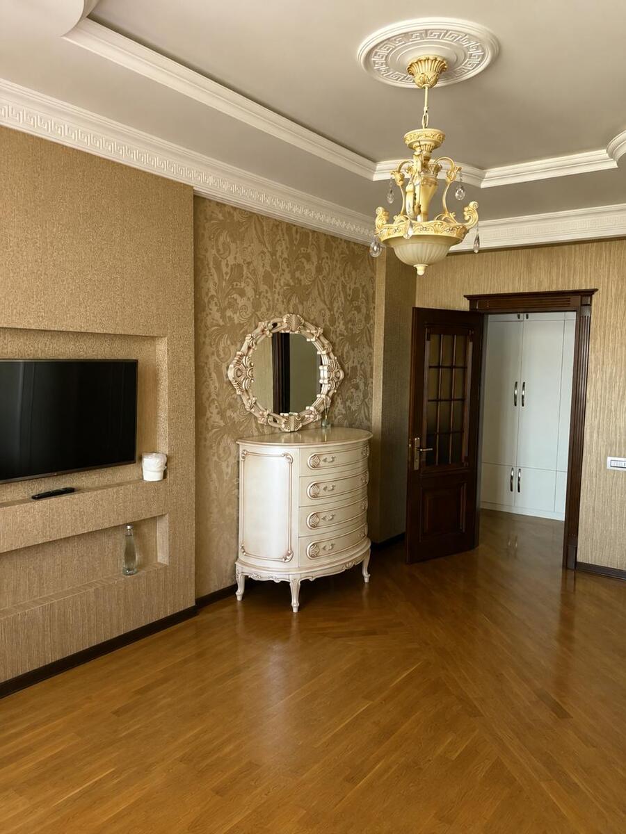 Satılır 4 otaqlı yeni tikili 180 m² — Mənzil, Bakı (6)