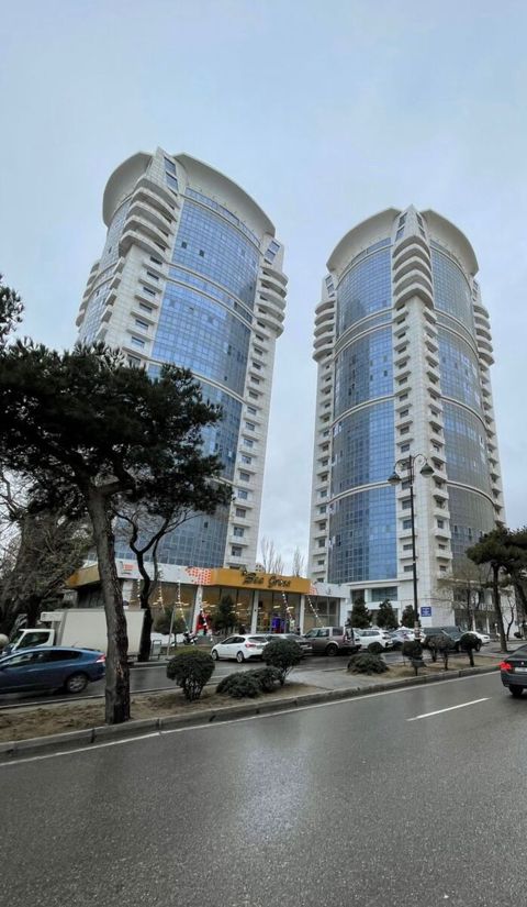 Satılır 4 otaqlı yeni tikili 239 m² — Bakı