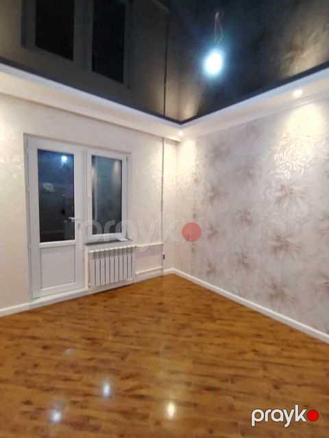 Satılır 2 otaqlı köhnə tikili 60 m²