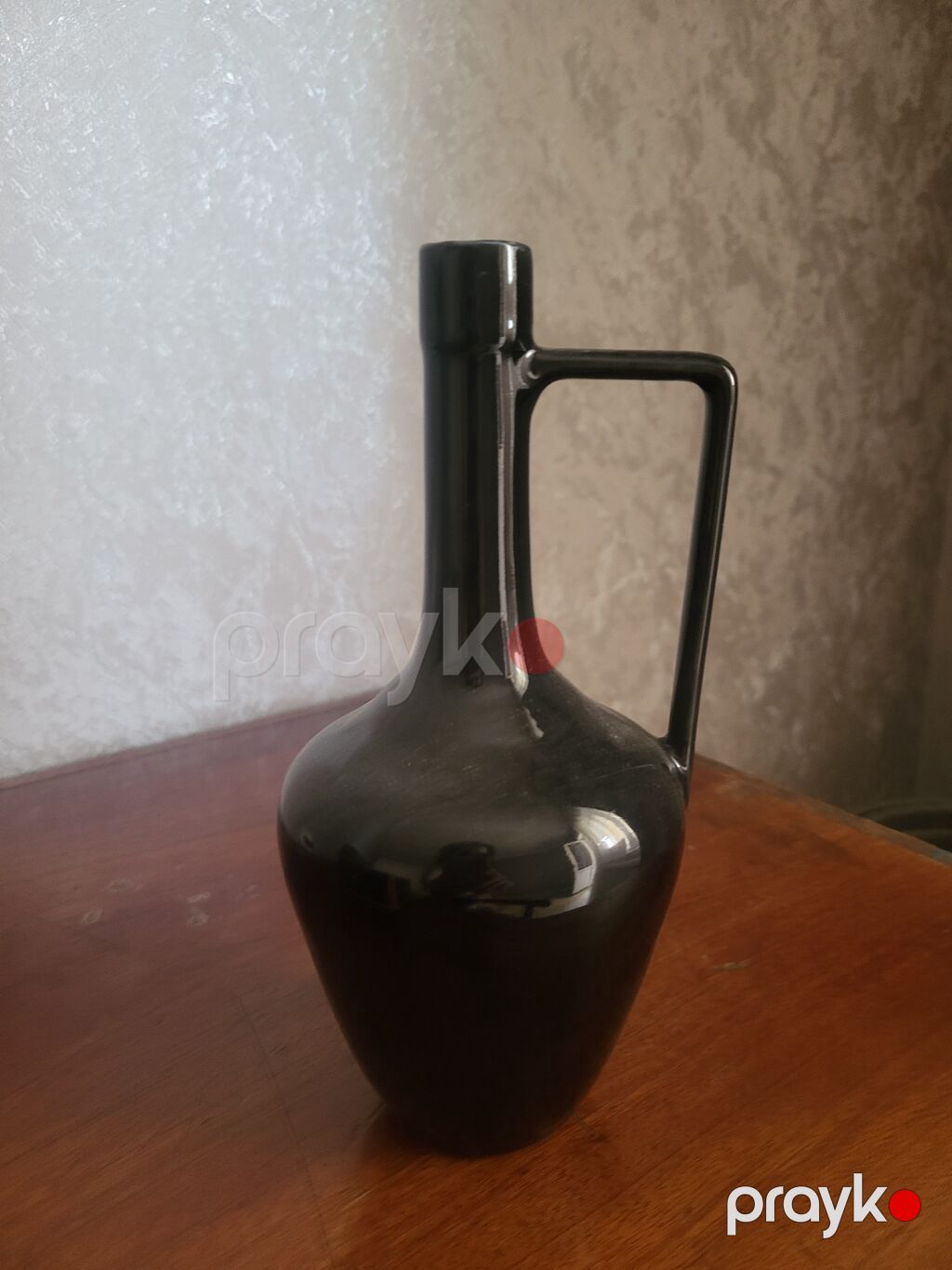 Bir vaza, Keramika — Vaazalar, kreslolar, süni çiçəklər, Bakı