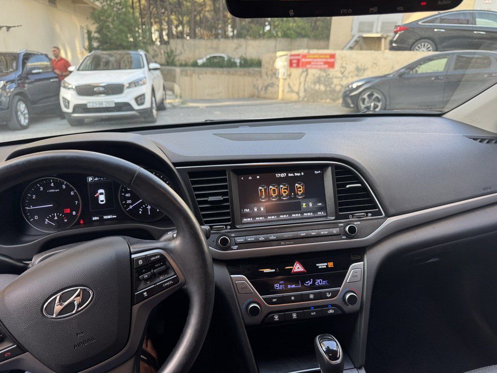 Hyundai Avante, 1.6 L, 2018 il, 70 300 km — Avtomobillər, Bakı (10)
