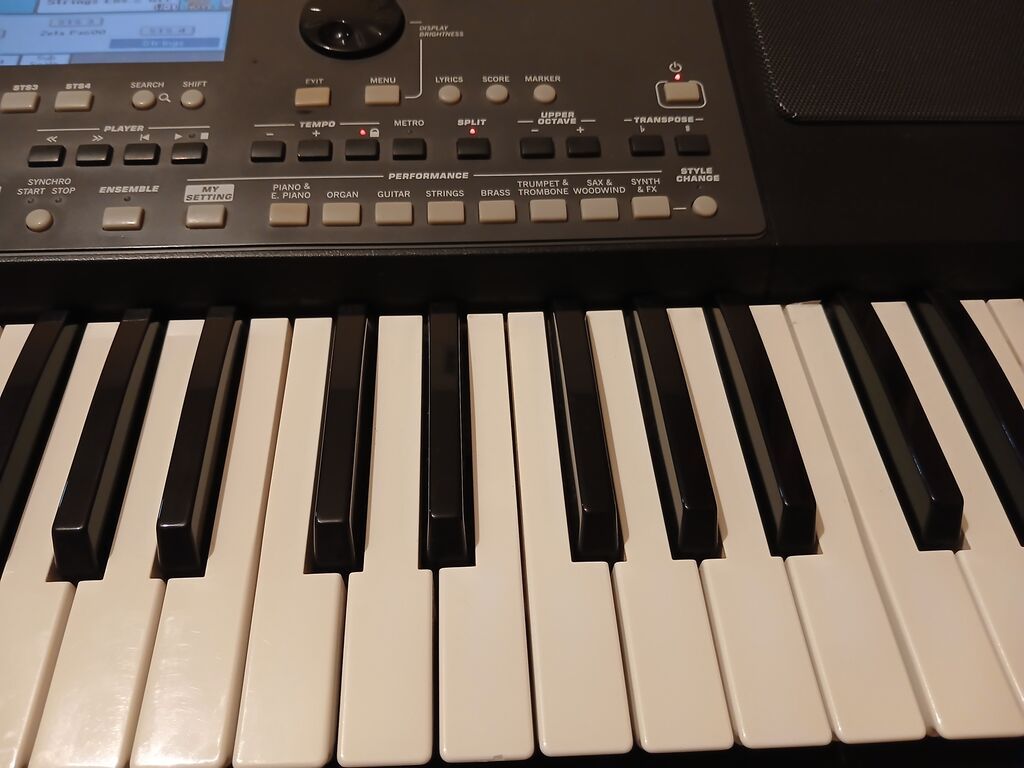 Korg Pa600 aranjor klaviatura - 61 klaviş, dinamik həssaslıq - Rəngli — Pianino və digər klaviş alətləri, Sumqayıt (2)