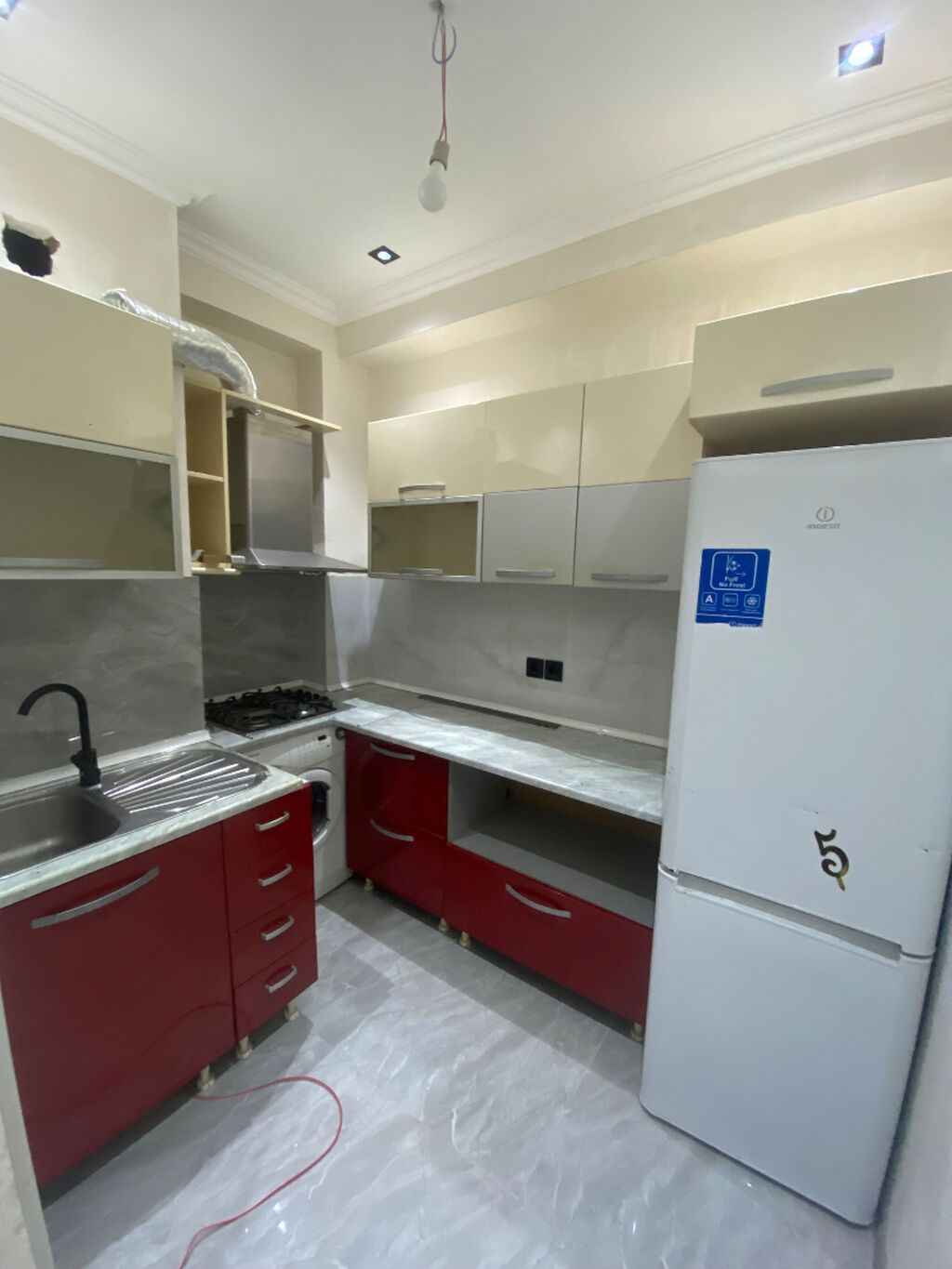 Ev sentyabrın 15den bowalacag İki Otaq,bir zaldan ibaretdir, Ev tam — Mənzil, Bakı (4)
