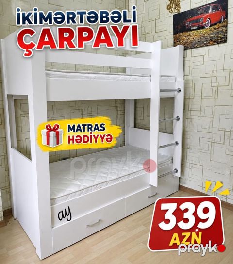 İkimərtəbəli çarpayı – ağ rəngdə, kompakt və funksional model. - Üst
