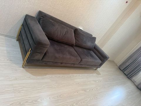 Tek divan acilmir bazasi yoxdu 250azn ünvan yasamal(6612)*Tehi E — Bakı