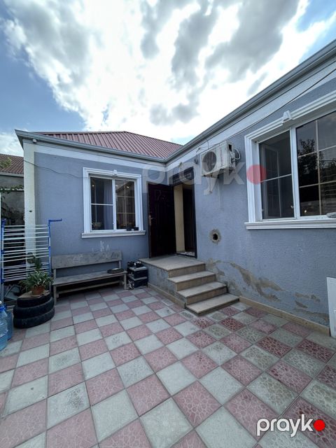 Satılır 2 otaqlı həyət evi/bağ evi 65 m²