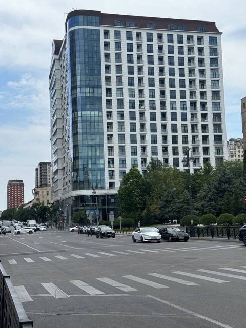 Satılır 4 otaqlı yeni tikili 171 m² — Bakı