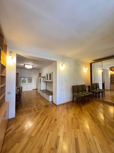 Satılır 3 otaqlı köhnə tikili 70 m² — Bakı