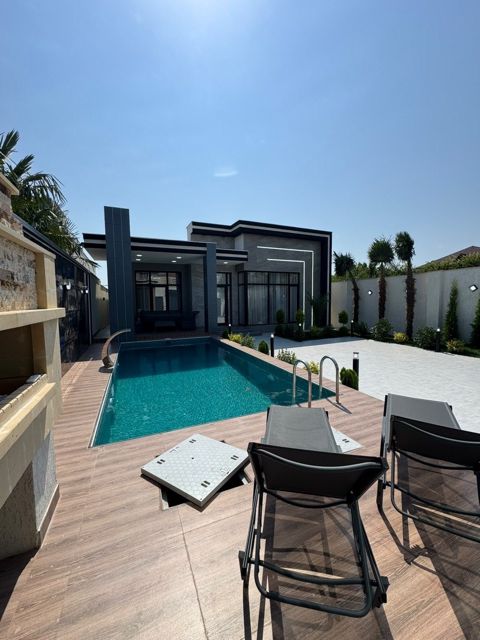 Satılır 4 otaqlı həyət evi/bağ evi 180 m² — Bakı