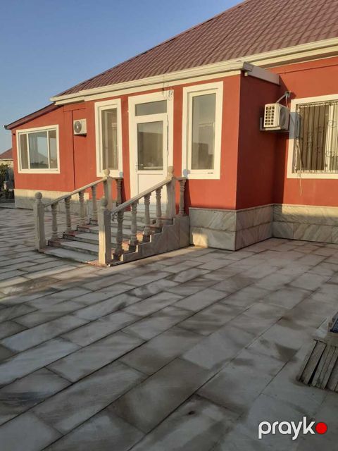 Satılır 4 otaqlı həyət evi/bağ evi 130 m² — Bakı