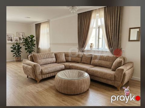 Divan satilir acilir baza var Pufik daxil. *Qiymeti 550 Azn.* Unvan — Bakı