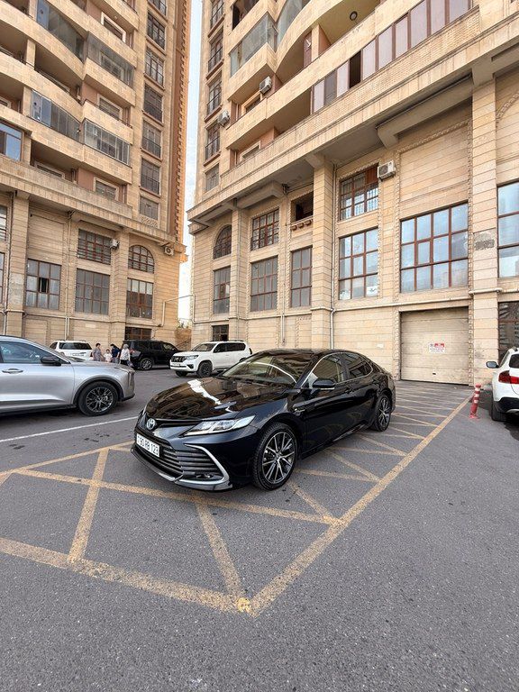 Toyota Camry, 2.5 L, 1.6 kWh, 2023 il, 100 500 km — Avtomobillər, Bakı (5)