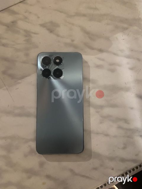 Smartfon – Honor X6A 128 yaddaş xanım telefonu olub seliqeli — Güzdək