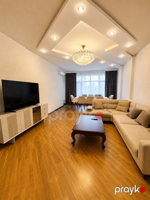 Satılır 3 otaqlı yeni tikili 140 m²