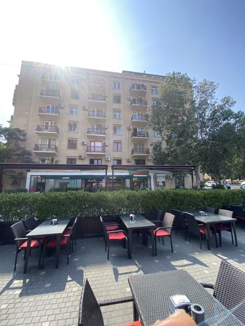 Satılır 4 otaqlı köhnə tikili 100 m² — Bakı