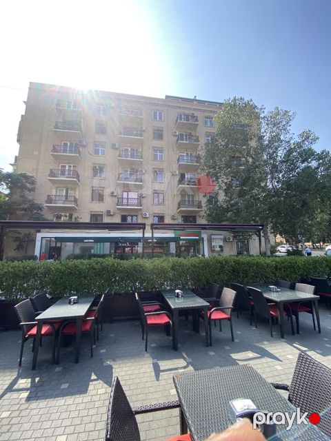 Satılır 4 otaqlı köhnə tikili 100 m² — Bakı