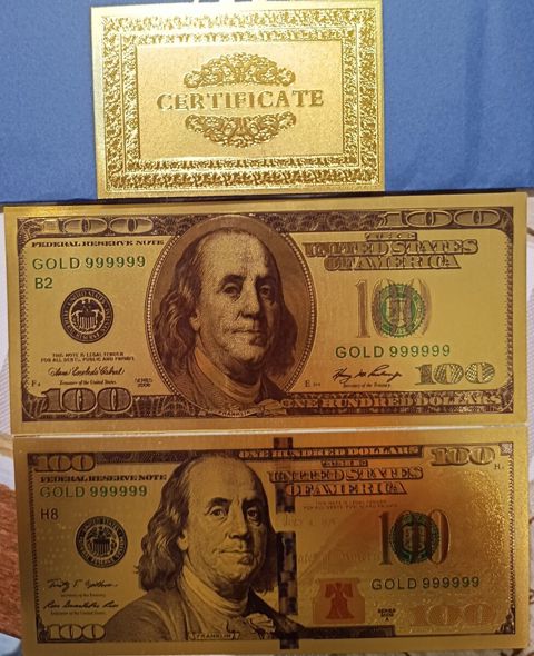 Qızıl 100 dollar suvenir — Bakı