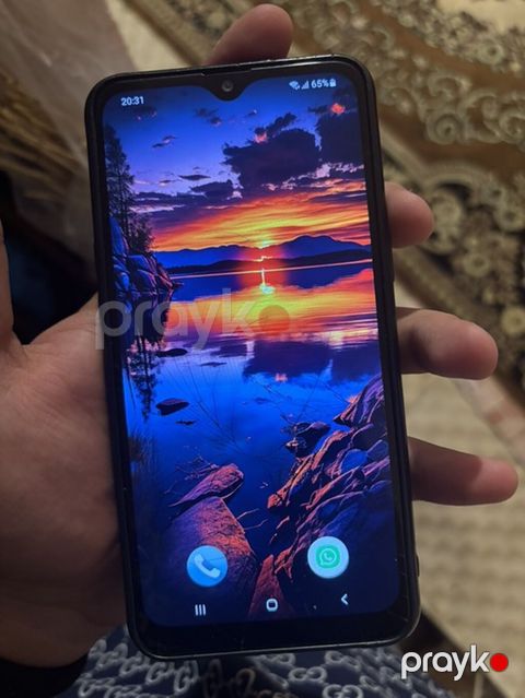 Android smartfon Xüsusiyyətlər: - Ekran: damcı formalı çıxıntılı — Bakı
