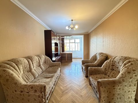 Satılır 2 otaqlı köhnə tikili 65 m² — Bakı