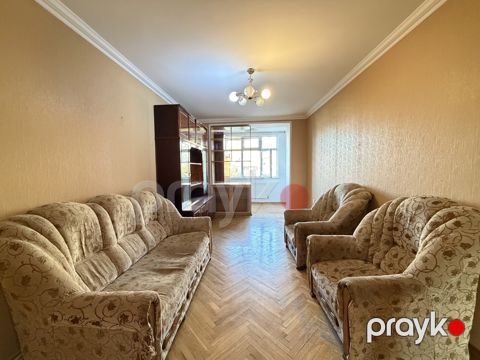 Satılır 2 otaqlı köhnə tikili 65 m²