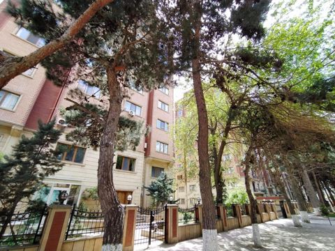 Satılır 4 otaqlı yeni tikili 180 m² — Bakı