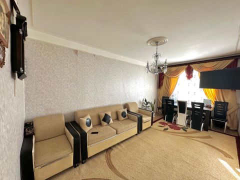 Satılır 3 otaqlı köhnə tikili 90 m² — Bakı