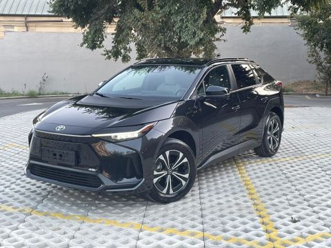 Toyota bZ4X, 71.4 kWh, 2023 il, 7 100 km — Bakı