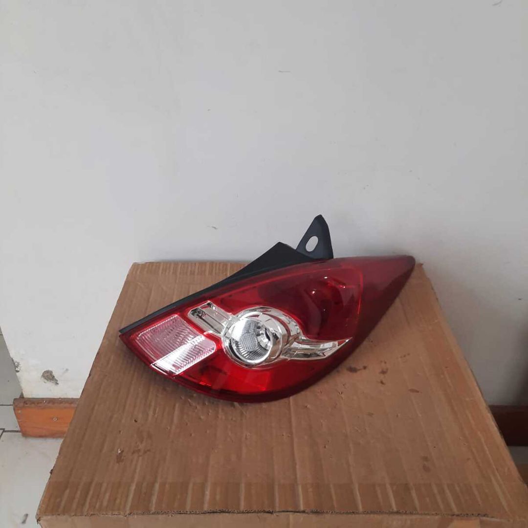 "Nissan Tiida 2009 Hatchback" stop işığı — Ehtiyat hissələri və aksesuarlar, Bakı (3)