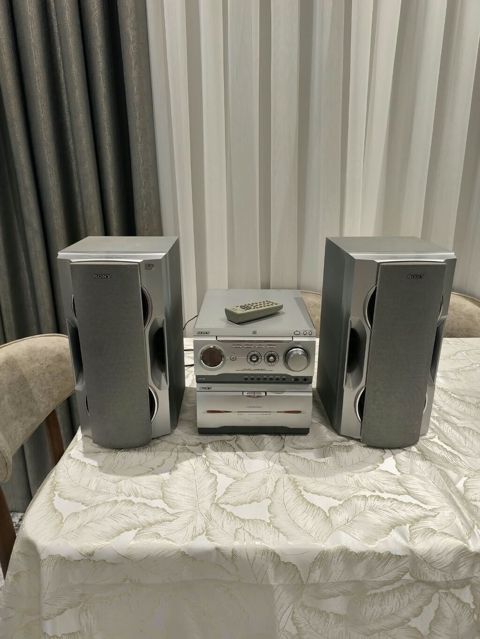 Sony mini hi-fi musiqi sistemi – kompakt və güclü ev audio dəsti — Bakı
