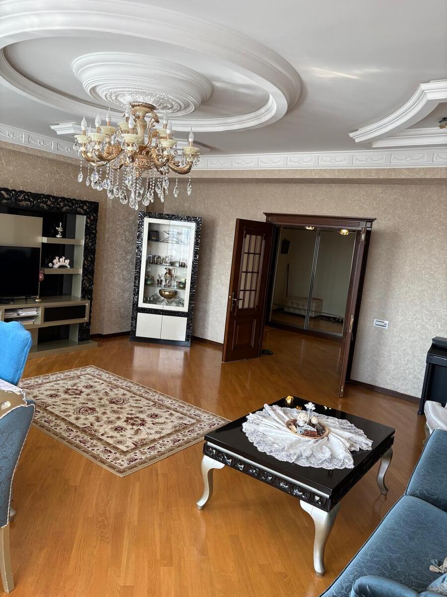 Satılır 4 otaqlı yeni tikili 180 m² — Mənzil, Bakı (3)