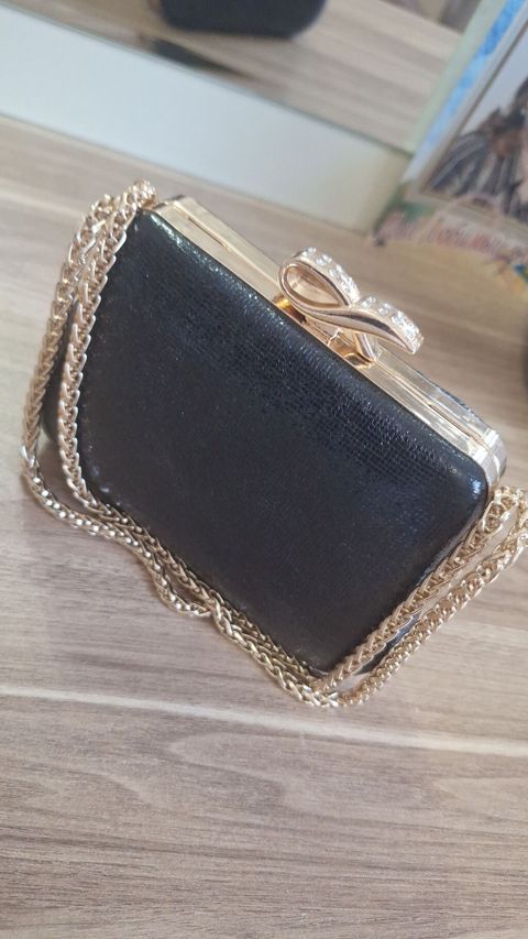 Qara rəngli zərif gecə çantası (clutch) - Sərt korpuslu, teksturalı — Digah