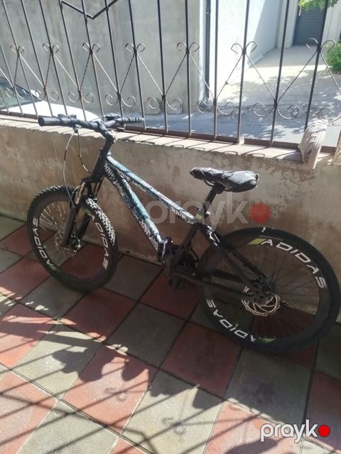 Dağ velosipedi + Perlas sükan borusu Velosiped: - Hardtail tipli dağ — Bakı
