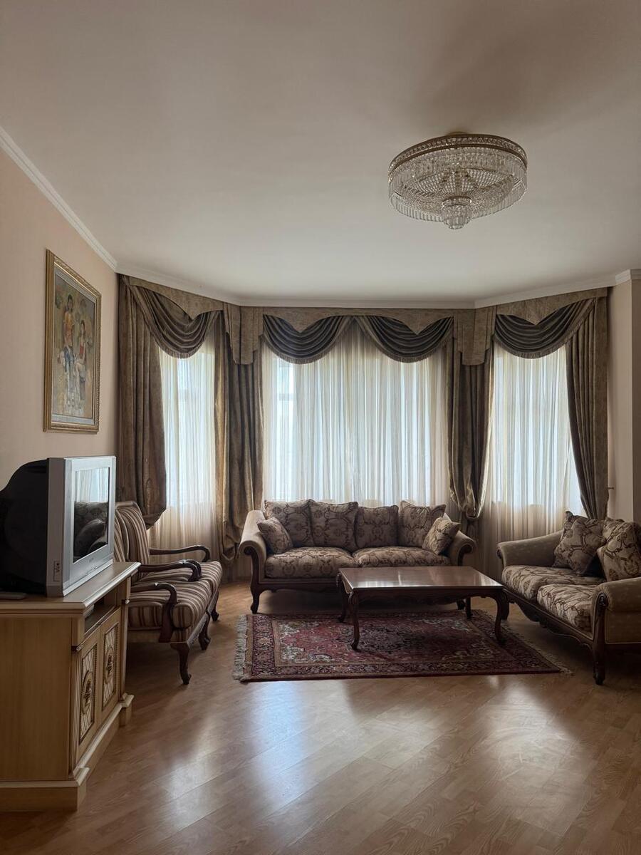 Satılır 6 otaqlı həyət evi/bağ evi 500 m² — Ev, villa, Bakı (4)