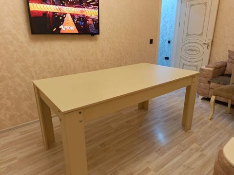 Masa 75 azn Eni 90 uzunu 1.65 yaxşı vəzyətdədi Yeni yasamal — Bakı