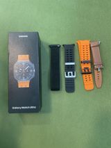 Samsung Galaxy Watch Ultra – ağıllı saat korpusu və çoxsaylı kəmər — Qol saatları