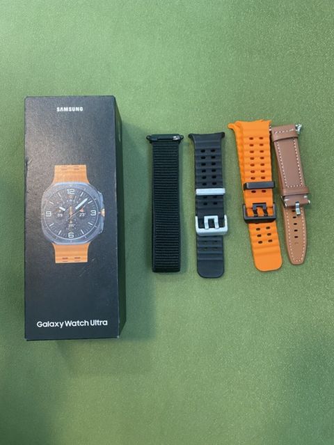 Samsung Galaxy Watch Ultra – ağıllı saat korpusu və çoxsaylı kəmər — Bakı