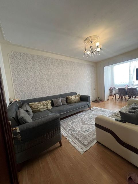 Satılır 3 otaqlı köhnə tikili 68 m² — Bakı
